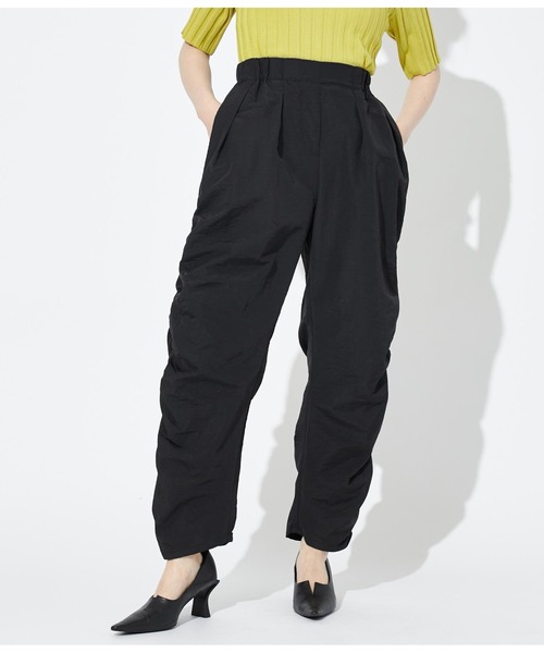 Settimissimo（セッティミッシモ）の「サイドギャザー ナイロン パンツ ロング（その他パンツ・レディース・ブラック/アイボリー・M）」の9枚目の写真