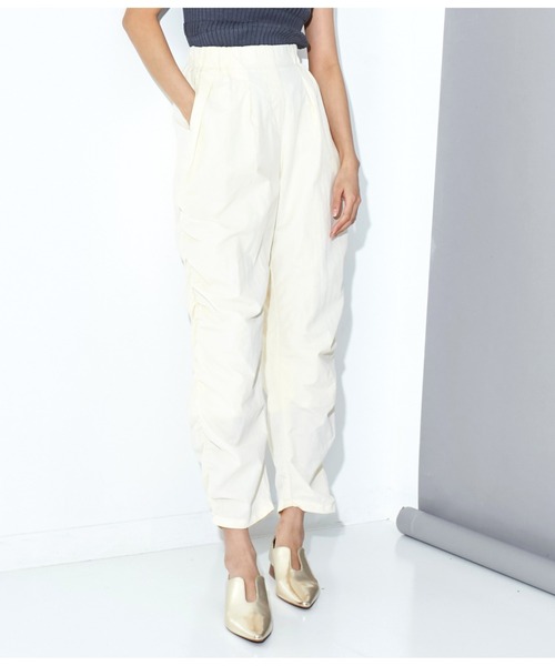 Settimissimo（セッティミッシモ）の「サイドギャザー ナイロン パンツ ロング（その他パンツ・レディース・ブラック/アイボリー・M）」の22枚目の写真