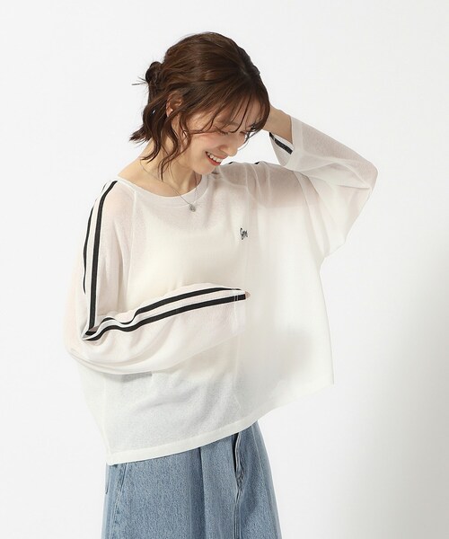 Cutie Blonde(キューティーブロンド)の「◆大人の抜け感コーデに ライン入りシアートップス(Tシャツ/カットソー・レディース・チャコールグレー/ホワイト系/グリーン系・04/03/02)」の5枚目の写真