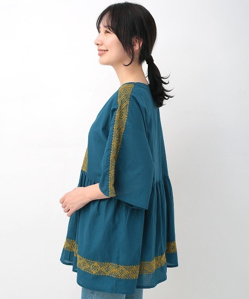 チチカカ（チチカカ）の「ジオメトリック刺繍プルオーバー（シャツ/ブラウス・レディース・マスタード/ブルー/ブラック・FREE）」の12枚目の写真