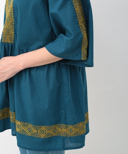 チチカカ（チチカカ）の「ジオメトリック刺繍プルオーバー（シャツ/ブラウス・レディース・マスタード/ブルー/ブラック・FREE）」の15枚目の写真