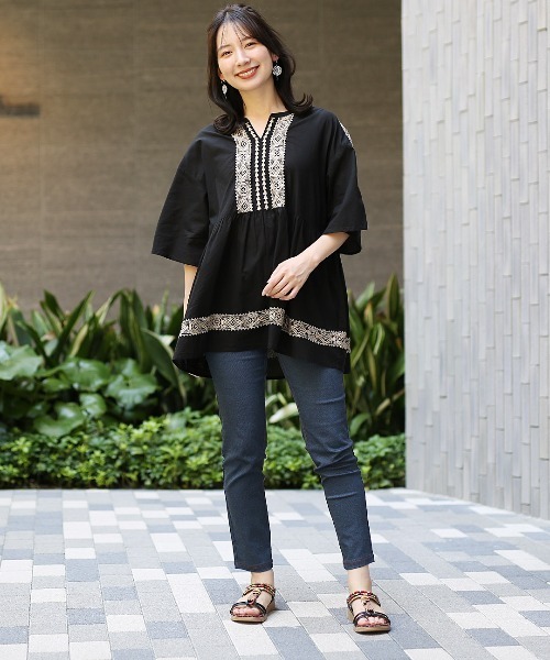 チチカカ（チチカカ）の「ジオメトリック刺繍プルオーバー（シャツ/ブラウス・レディース・マスタード/ブルー/ブラック・FREE）」の5枚目の写真