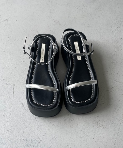 cheriella(シェリエラ)の「【cheriella】ストラップ厚底サンダル STRAP PLATFORM SANDALS(サンダル・レディース・ブラック/シルバー・S(23cm)/M(24cm)/L(25cm))」の13枚目の写真