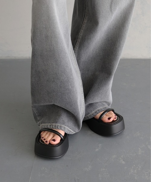 cheriella(シェリエラ)の「【cheriella】ストラップ厚底サンダル STRAP PLATFORM SANDALS(サンダル・レディース・ブラック/シルバー・S(23cm)/M(24cm)/L(25cm))」の15枚目の写真