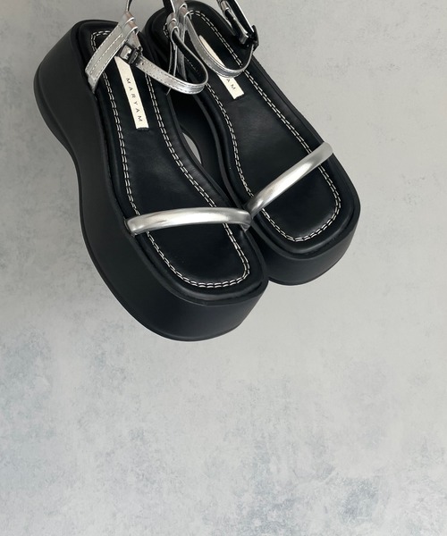 cheriella(シェリエラ)の「【cheriella】ストラップ厚底サンダル STRAP PLATFORM SANDALS(サンダル・レディース・ブラック/シルバー・S(23cm)/M(24cm)/L(25cm))」の12枚目の写真
