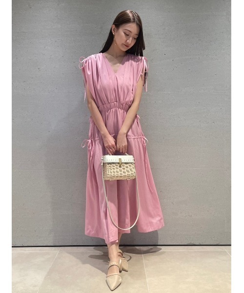 美品♡ CELFORD 【2024年モデル】リボンノースリーブワンピース カシュクールリボンノースリーブワンピース(デイリーワンピース