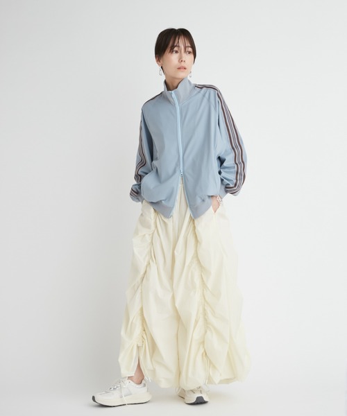 emmi（エミ）の「ボリュームドロストジップアップスカート（スカート・レディース・ライトグレー/オフホワイト/ブラック・0/1）」の18枚目の写真