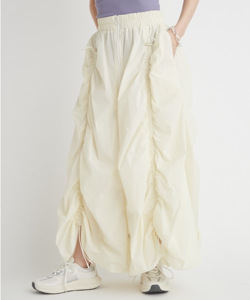 emmi（エミ）の「ボリュームドロストジップアップスカート（スカート・レディース・ライトグレー/オフホワイト/ブラック・0/1）」の17枚目の写真