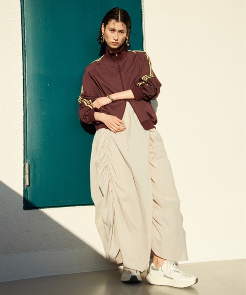 emmi（エミ）の「ボリュームドロストジップアップスカート（スカート・レディース・ライトグレー/オフホワイト/ブラック・0/1）」の4枚目の写真