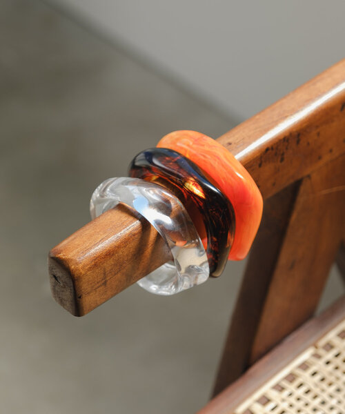 Kastane（カスタネ）の「*クリアバングル（バングル/リストバンド・レディース・ブラウン/オレンジ/クリア・FREE）」の6枚目の写真