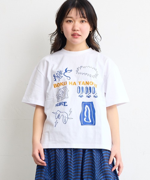 BOKU HA TANOSII(ボク ハ タノシイ)の「【BOKU HA TANOSII】別注ラクガキ柄Tシャツ/おとな(Tシャツ/カットソー・レディース・ホワイト/ブルー・160cm)」の1枚目の写真