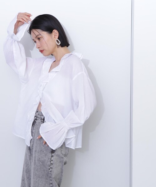N.(N. Natural Beauty Basic)(エヌエヌナチュラルビューティーベーシック)の「ラッフル付き羽織ブラウス(シャツ/ブラウス・レディース・ホワイト/ピンク・MEDIUM)」の11枚目の写真