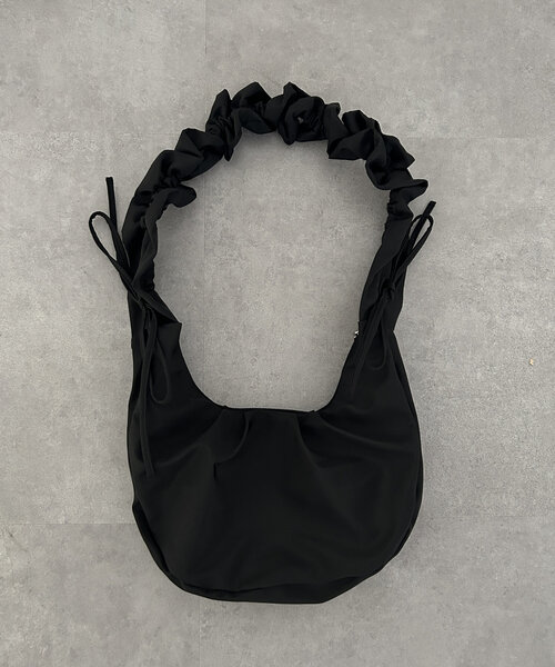 Thevon（ゼボン）の「ハンドルギャザーナイロンバッグ（ショルダーバッグ・レディース・ブラック/オフホワイト/モカ・FREE）」の14枚目の写真