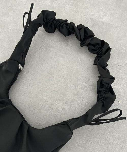 Thevon（ゼボン）の「ハンドルギャザーナイロンバッグ（ショルダーバッグ・レディース・ブラック/オフホワイト/モカ・FREE）」の12枚目の写真