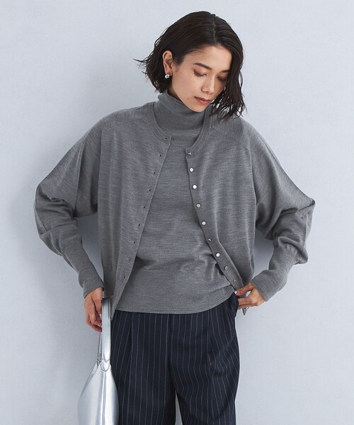 green label relaxing（グリーンレーベルリラクシング）の「EVERY エブリィ ニット クルーネック 2WAY カーディガン -ウォッシャブル-（カーディガン/ボレロ・レディース・グレー/ブラック/ライトブルー/ダークブラウン/レッド/ダークグレー/ロイヤルブルー・FREE）」の2枚目の写真