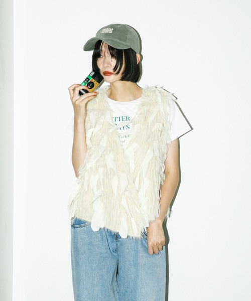 KBF（ケイビーエフ）の「シャギーニットリボンベスト（ベスト・レディース・アイボリー/チャコールグレー・ONE）」の3枚目の写真