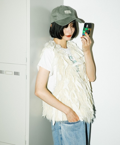 KBF（ケイビーエフ）の「シャギーニットリボンベスト（ベスト・レディース・アイボリー/チャコールグレー・ONE）」の4枚目の写真