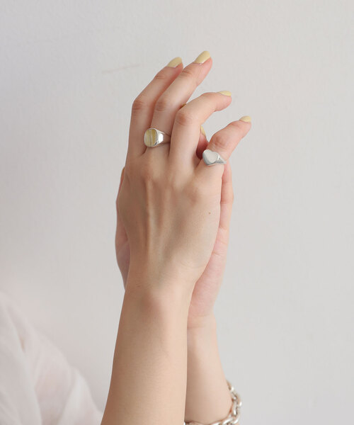 SLOBE IENA（スローブイエナ）の「plume ハートリング（リング・レディース・シルバー・3）」の2枚目の写真