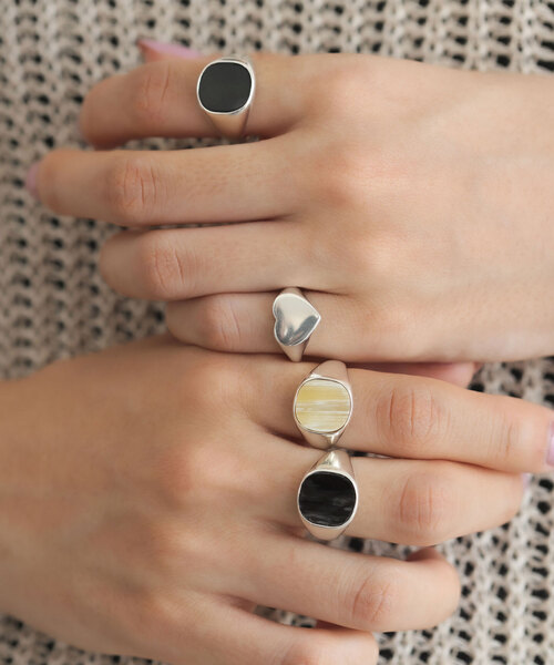 SLOBE IENA（スローブイエナ）の「plume ハートリング（リング・レディース・シルバー・3）」の5枚目の写真