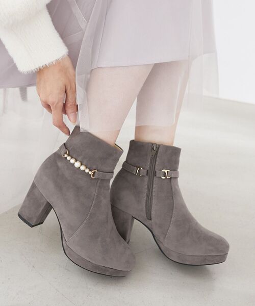 MAJESTIC LEGON（マジェスティックレゴン）の「取り外しできるパールブーツ（ブーツ・レディース・ブラック/グレイッシュベージュ/チャコールグレー・X-LARGE/MEDIUM/SMALL/LARGE）」の16枚目の写真