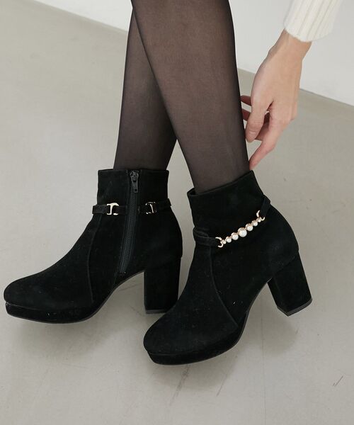 MAJESTIC LEGON（マジェスティックレゴン）の「取り外しできるパールブーツ（ブーツ・レディース・ブラック/グレイッシュベージュ/チャコールグレー・X-LARGE/MEDIUM/SMALL/LARGE）」の7枚目の写真