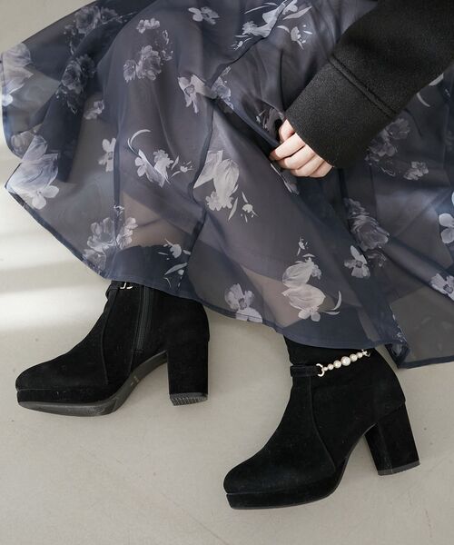 MAJESTIC LEGON（マジェスティックレゴン）の「取り外しできるパールブーツ（ブーツ・レディース・ブラック/グレイッシュベージュ/チャコールグレー・X-LARGE/MEDIUM/SMALL/LARGE）」の8枚目の写真