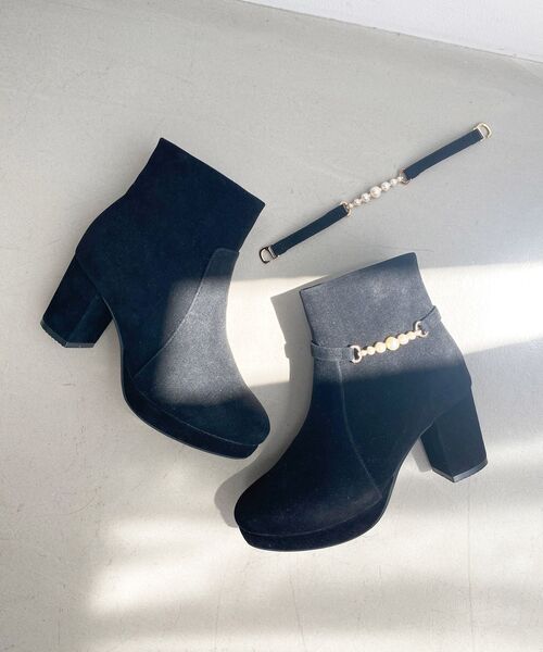 MAJESTIC LEGON（マジェスティックレゴン）の「取り外しできるパールブーツ（ブーツ・レディース・ブラック/グレイッシュベージュ/チャコールグレー・X-LARGE/MEDIUM/SMALL/LARGE）」の4枚目の写真