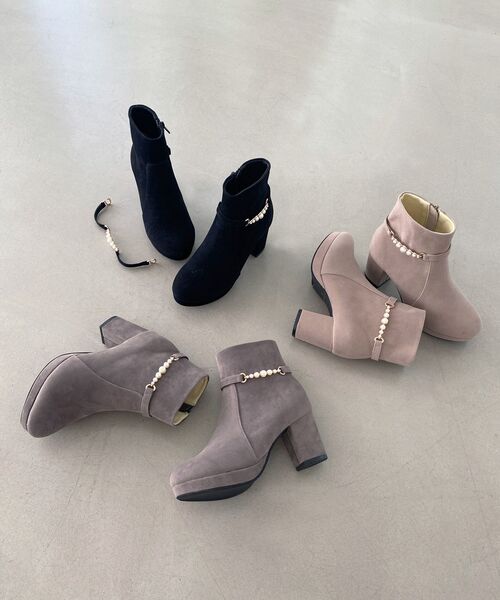 MAJESTIC LEGON（マジェスティックレゴン）の「取り外しできるパールブーツ（ブーツ・レディース・ブラック/グレイッシュベージュ/チャコールグレー・X-LARGE/MEDIUM/SMALL/LARGE）」の5枚目の写真