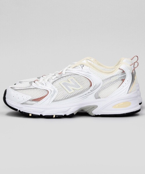 FREAK'S STORE(フリークスストア)の「限定展開 New Balance/ニューバランス MR530(スニーカー・レディース・ホワイト/グレー・23.5cm/24.0cm/24.5cm)」の4枚目の写真
