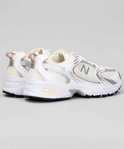 FREAK'S STORE(フリークスストア)の「限定展開 New Balance/ニューバランス MR530(スニーカー・レディース・ホワイト/グレー・23.5cm/24.0cm/24.5cm)」の6枚目の写真