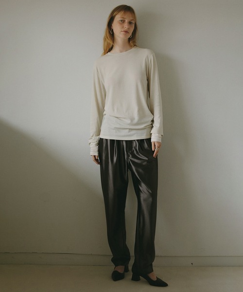 MANOF(マノフ)の「LAYERED SLEEVE CUT TOPS(Tシャツ/カットソー・レディース・ブルー/ブラック/アイボリー・FREE)」の4枚目の写真
