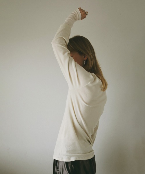 MANOF(マノフ)の「LAYERED SLEEVE CUT TOPS(Tシャツ/カットソー・レディース・ブルー/ブラック/アイボリー・FREE)」の6枚目の写真