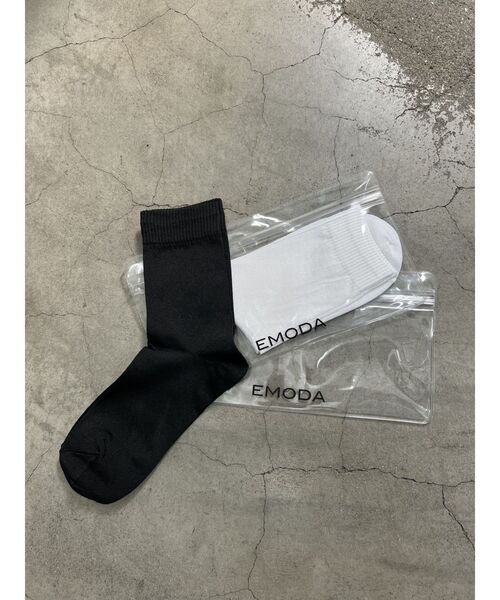 EMODA（エモダ）の「グロスジャージーソックス（ソックス/靴下・レディース・ブラック/ホワイト・FREE）」の7枚目の写真