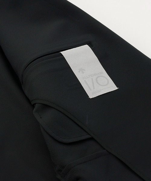 DESCENTE（デサント）の「【ALLTERRAIN I/O】テックスリムテーラードジャケット（テーラードジャケット・メンズ・ブラック/ネイビー系1/グレー系1・L/M）」の6枚目の写真