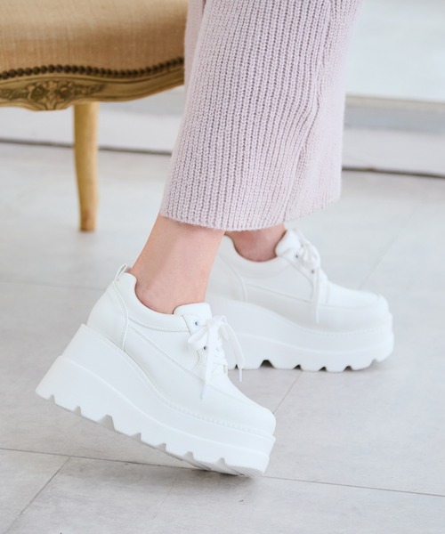 attagirl(アタガール)の「厚底レースアップスニーカー(スニーカー・レディース・ブラック/ブラック系その他/ホワイト・S/M/L/LL)」の13枚目の写真