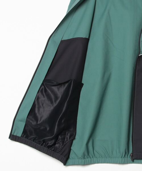 Champion（チャンピオン）の「チャンピオン  ZIP HOODED JACKET（ナイロンジャケット・メンズ・グリーン/ダークグレー・LL/M/L）」の4枚目の写真