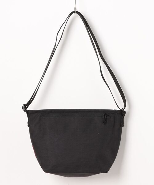 Manhattan Portage（マンハッタンポーテージ）の「Nylon Messenger Bag Back Pocket W/ Divider Magnet（メッセンジャーバッグ・メンズ・ブラック・X-SMALL）」の21枚目の写真