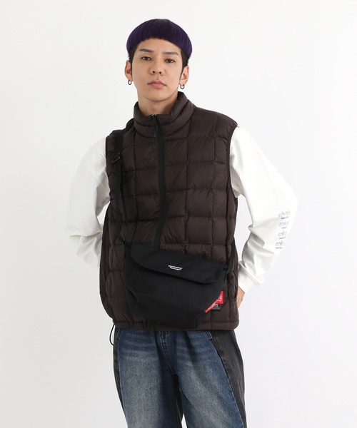 Manhattan Portage（マンハッタンポーテージ）の「Nylon Messenger Bag Back Pocket W/ Divider Magnet（メッセンジャーバッグ・メンズ・ブラック・X-SMALL）」の18枚目の写真