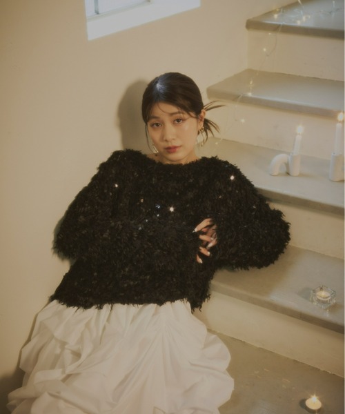 Olu.（オルドット）の「スパンコールフェザートップス（Tシャツ/カットソー・レディース・アイボリー/ブラック・FREE）」の5枚目の写真