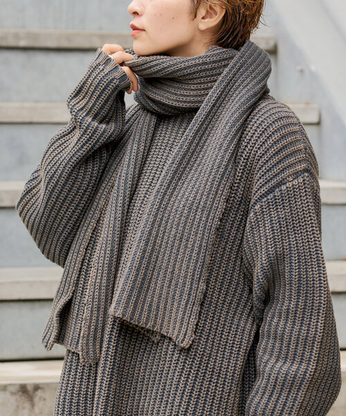 WHIMSIC(ウィムジック)の「*【WHIMSIC】サンフェードニットマフラー(マフラー・レディース・ブラウン/チャコールグレー・FREE)」の7枚目の写真