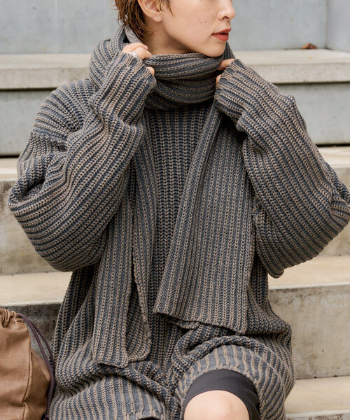 WHIMSIC(ウィムジック)の「*【WHIMSIC】サンフェードニットマフラー(マフラー・レディース・ブラウン/チャコールグレー・FREE)」の8枚目の写真