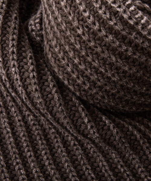 WHIMSIC(ウィムジック)の「*【WHIMSIC】サンフェードニットマフラー(マフラー・レディース・ブラウン/チャコールグレー・FREE)」の11枚目の写真