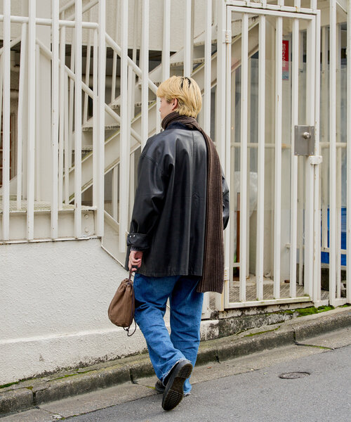 WHIMSIC(ウィムジック)の「*【WHIMSIC】サンフェードニットマフラー(マフラー・レディース・ブラウン/チャコールグレー・FREE)」の3枚目の写真