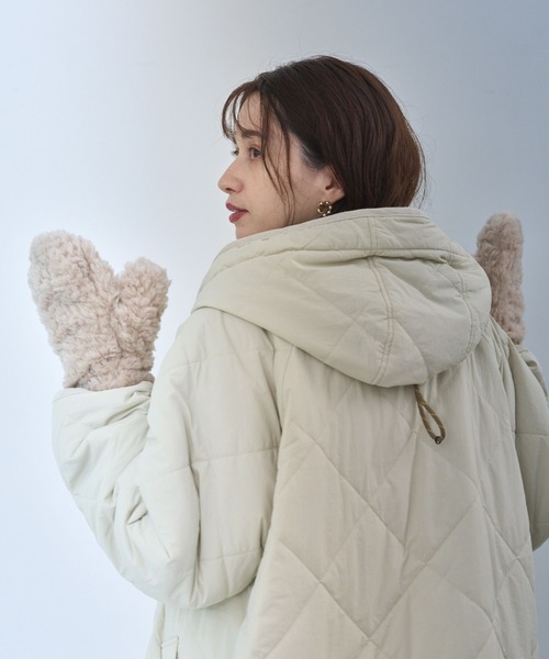 studio CLIP（スタディオクリップ）の「紐付きボアミトングローブ（手袋・レディース・チャコール/アイボリー/ブルー・FREE）」の2枚目の写真