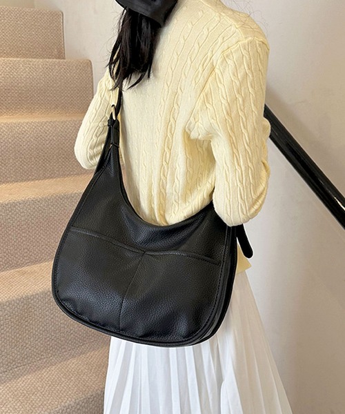 florist(フローリスト)の「外ポケット付◎レザータッチハーフムーンショルダーバッグ(ショルダーバッグ・レディース・オフホワイト/キャメル/ワインレッド/ベージュ/ブラック・FREE)」の12枚目の写真