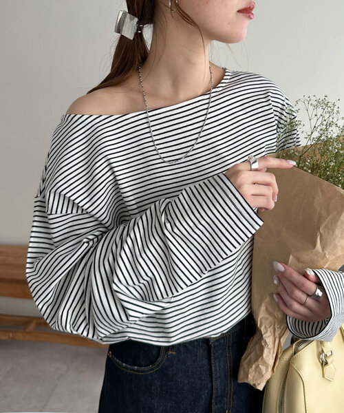 DISCOAT(ディスコート)の「【新色追加!/WEB限定】2WAYワンショルプルオーバー(Tシャツ/カットソー・レディース・ネイビー/ブラック/ピンク系その他/ホワイト系その他/レッド/ピンク/ライトグレー/オフホワイト/チャコールグレー/ブラック系その他/ブラウン/ダークブルー/モカ/アイボリー・MEDIUM)」の3枚目の写真