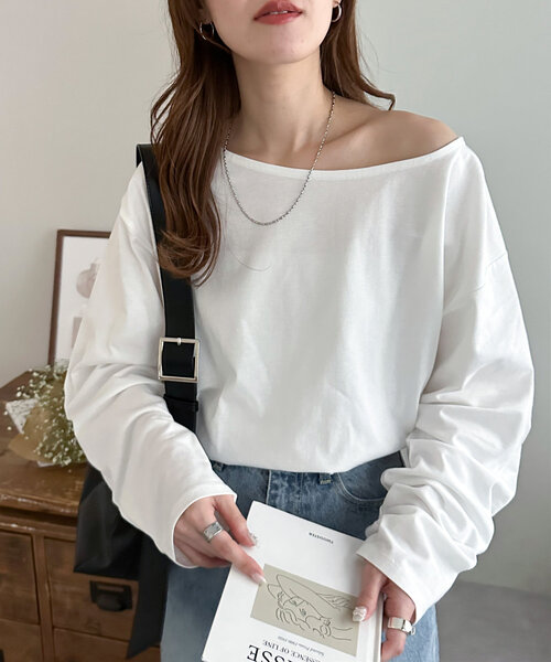 DISCOAT(ディスコート)の「【新色追加!/WEB限定】2WAYワンショルプルオーバー(Tシャツ/カットソー・レディース・ネイビー/ブラック/ピンク系その他/ホワイト系その他/レッド/ピンク/ライトグレー/オフホワイト/チャコールグレー/ブラック系その他/ブラウン/ダークブルー/モカ/アイボリー・MEDIUM)」の1枚目の写真