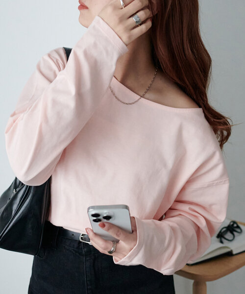 DISCOAT(ディスコート)の「【新色追加!/WEB限定】2WAYワンショルプルオーバー(Tシャツ/カットソー・レディース・ネイビー/ブラック/ピンク系その他/ホワイト系その他/レッド/ピンク/ライトグレー/オフホワイト/チャコールグレー/ブラック系その他/ブラウン/ダークブルー/モカ/アイボリー・MEDIUM)」の12枚目の写真