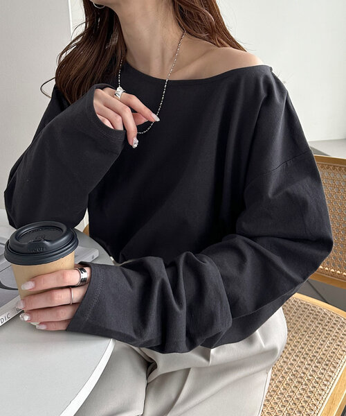 DISCOAT(ディスコート)の「【新色追加!/WEB限定】2WAYワンショルプルオーバー(Tシャツ/カットソー・レディース・ネイビー/ブラック/ピンク系その他/ホワイト系その他/レッド/ピンク/ライトグレー/オフホワイト/チャコールグレー/ブラック系その他/ブラウン/ダークブルー/モカ/アイボリー・MEDIUM)」の6枚目の写真