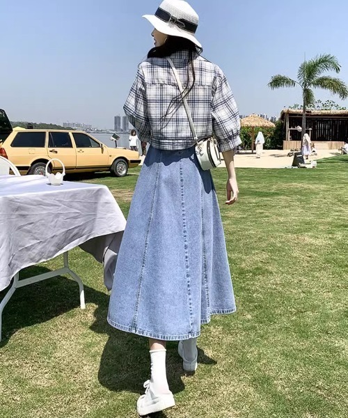 paravion（パラビオン）の「フレアデニムスカート／ウエストゴム（デニムスカート・レディース・ライトブルー/ネイビー・LARGE/MEDIUM/SMALL）」の6枚目の写真